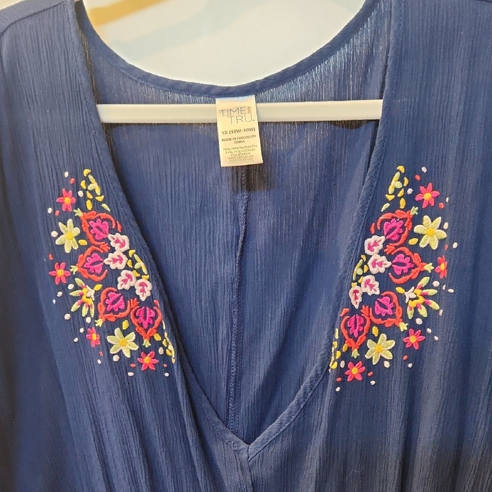Time and Tru Blue Plunge Dolman Sleeve Coverup With Floral Designs Size 1x - Picture 2 of 5
